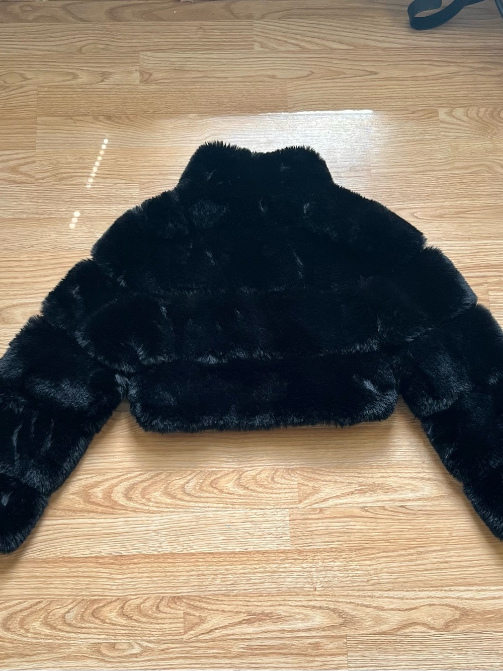36point5 Cropped Black Faux Fur Jacket - Picture 2 of 5